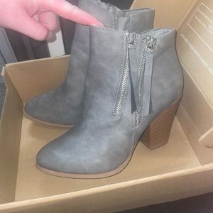 Women’s grey bootie boots sz 8!